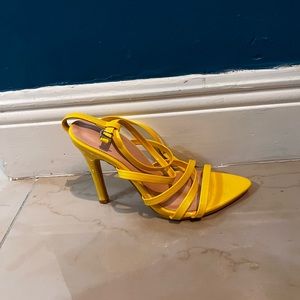 Women’s yellow pointy heels
